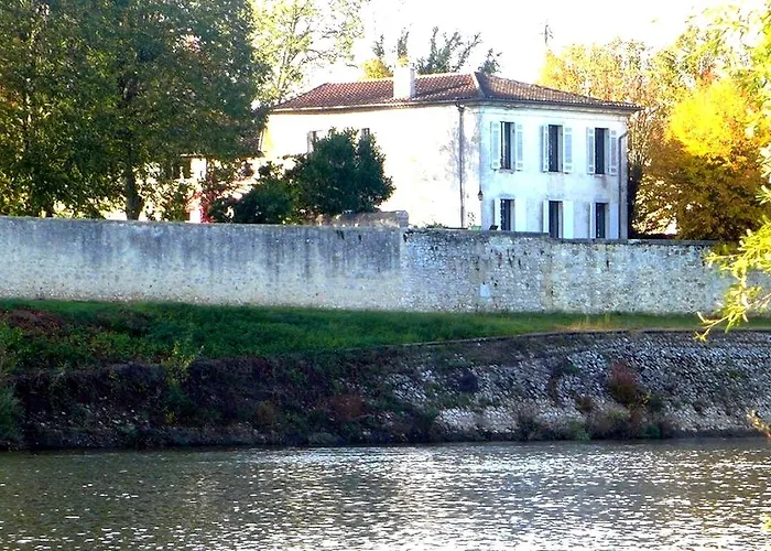 Ygeia Bed & Breakfast Flaujagues